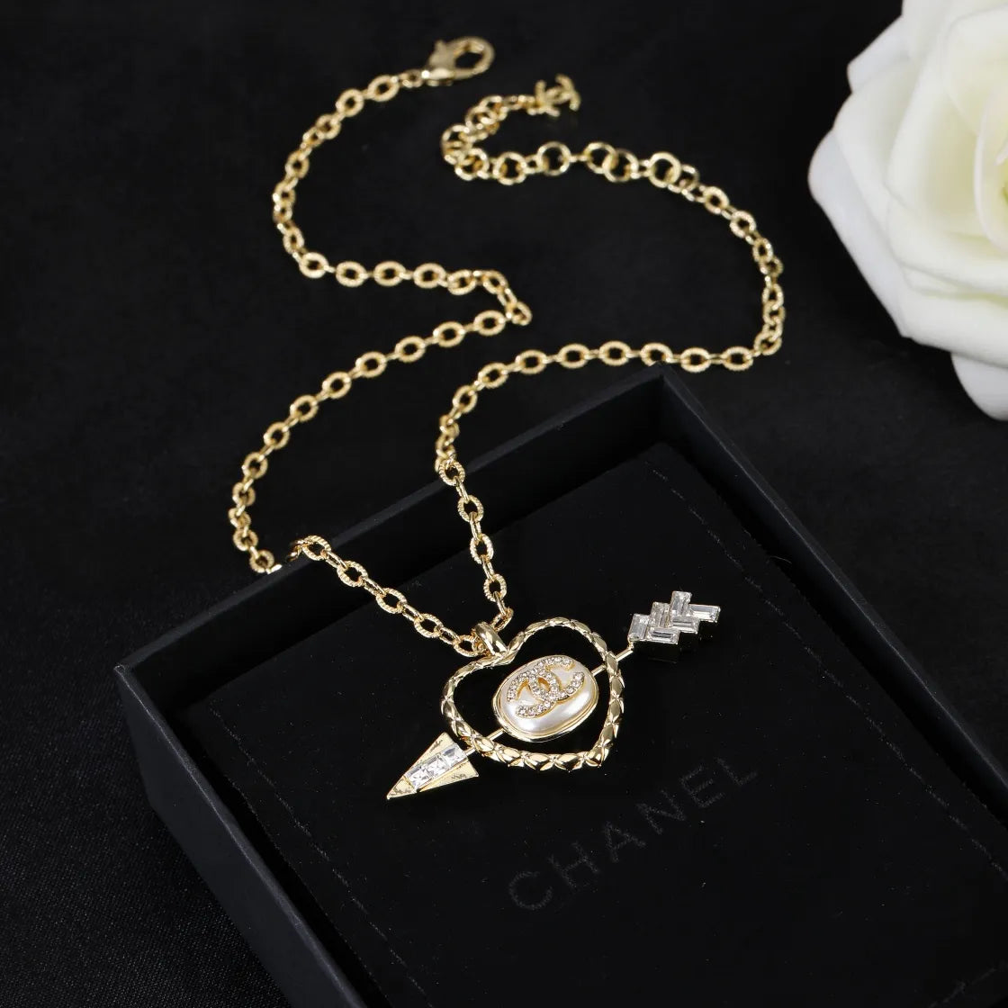 Jewelry U376