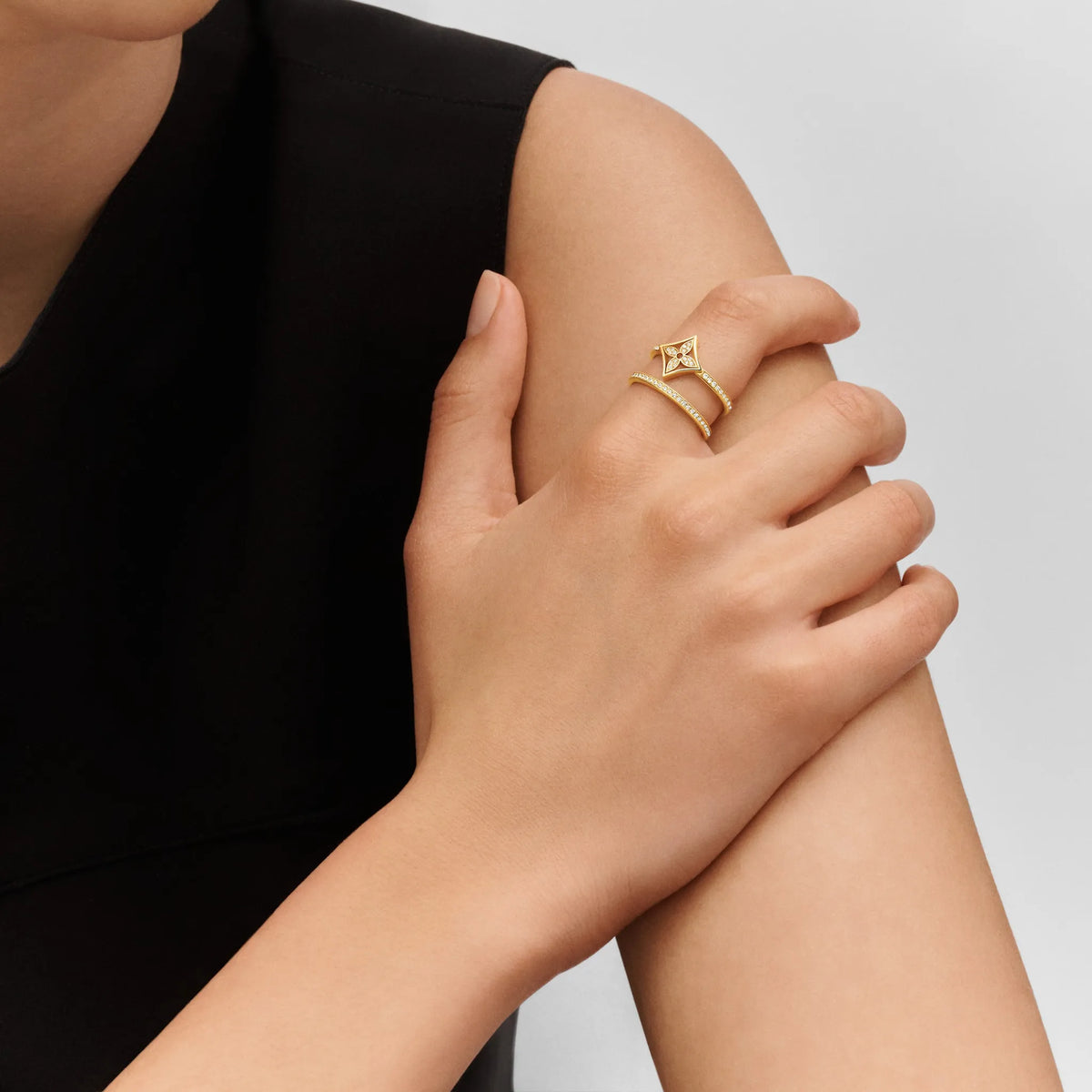 Gold and Diamond Double Row Ring H122