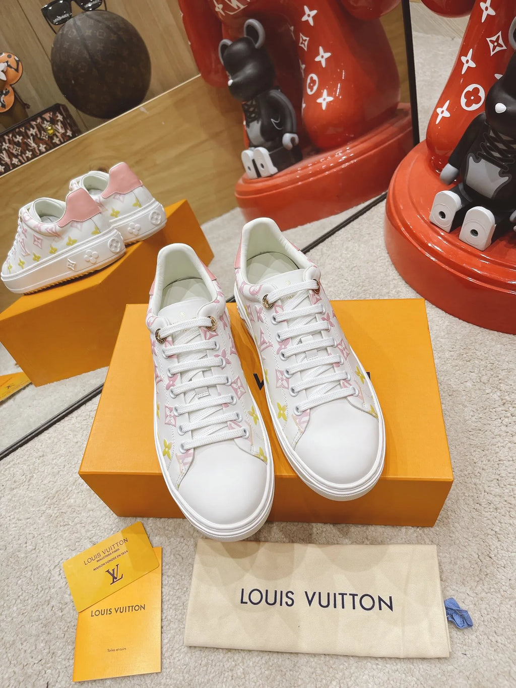 Pink Sneakers P885
