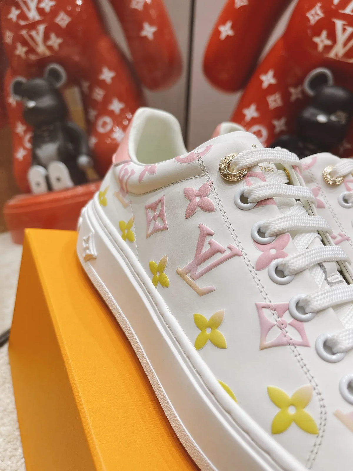 Pink Sneakers P885