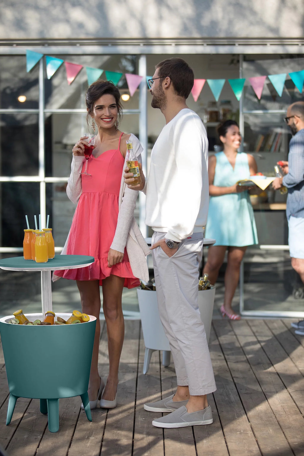 Cool Bar and Side Table with 7.5 Gallon Cooler E34812