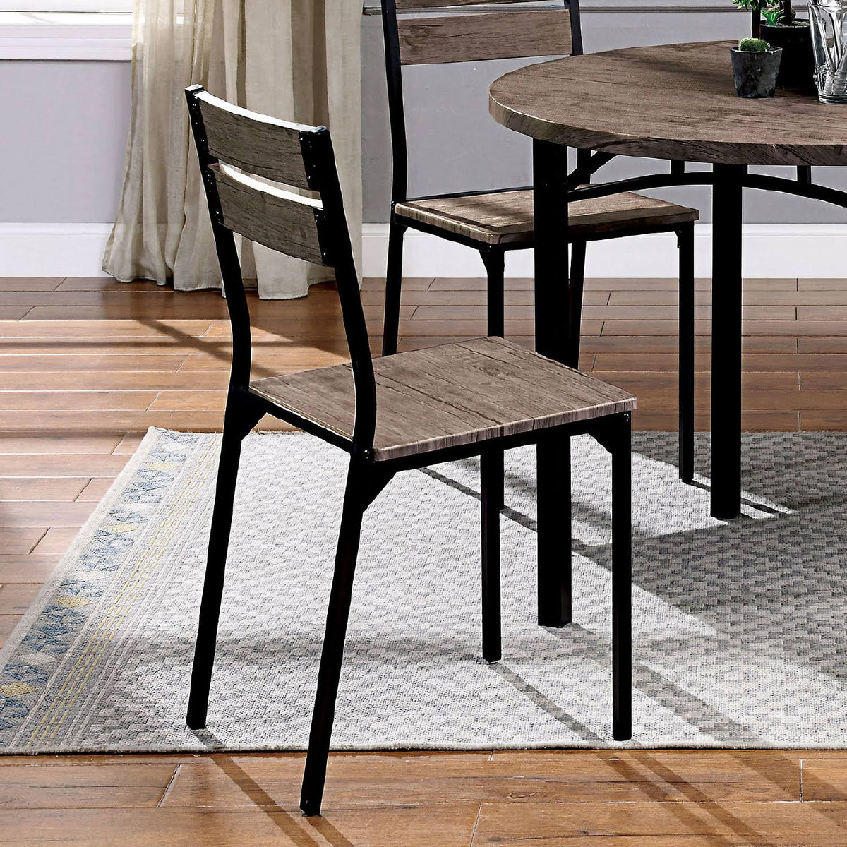 Antique Brown Round Dining Table P72856