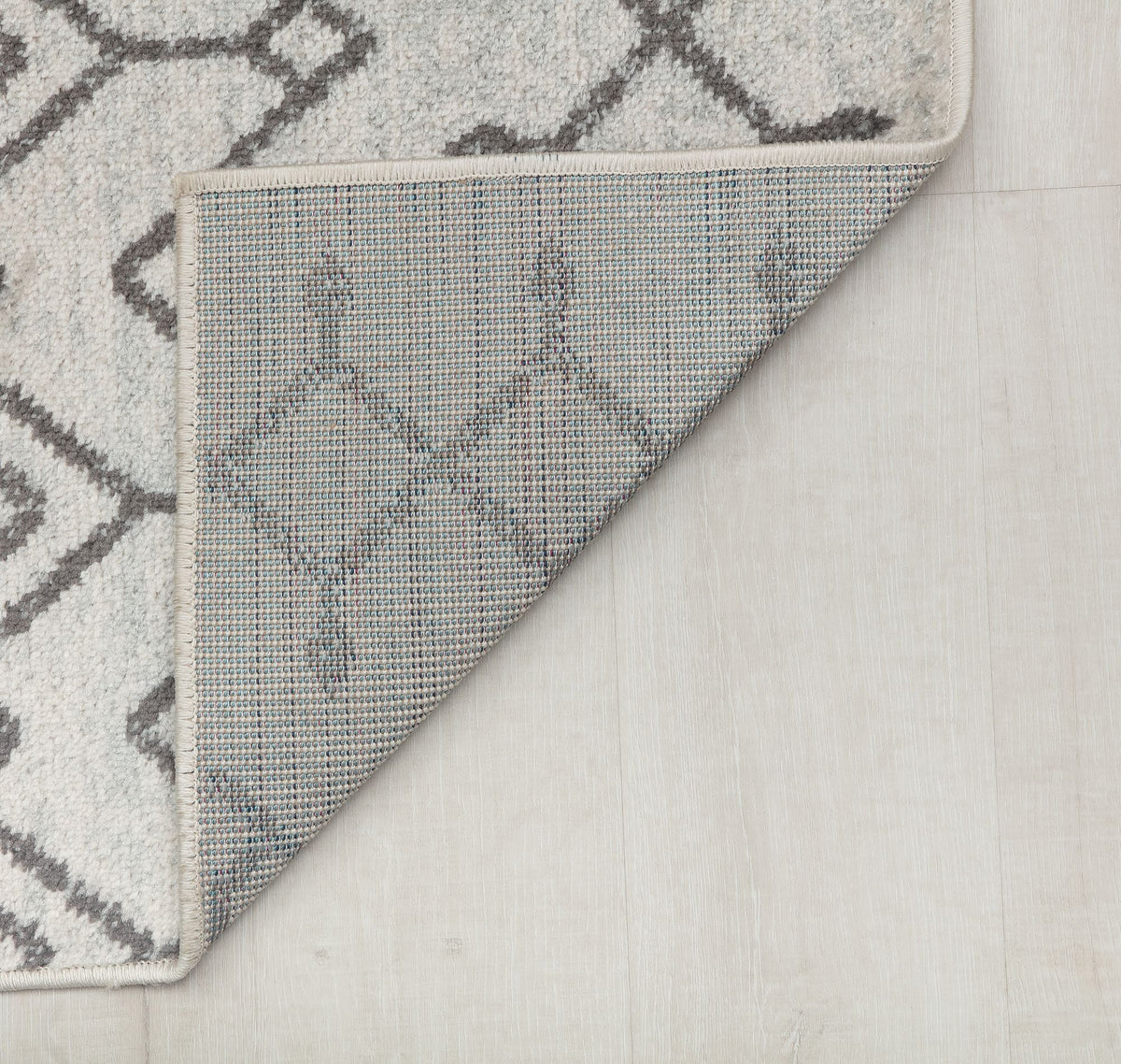 White Moroccan Tribal Area Rug, 2'6" x 4' C7749
