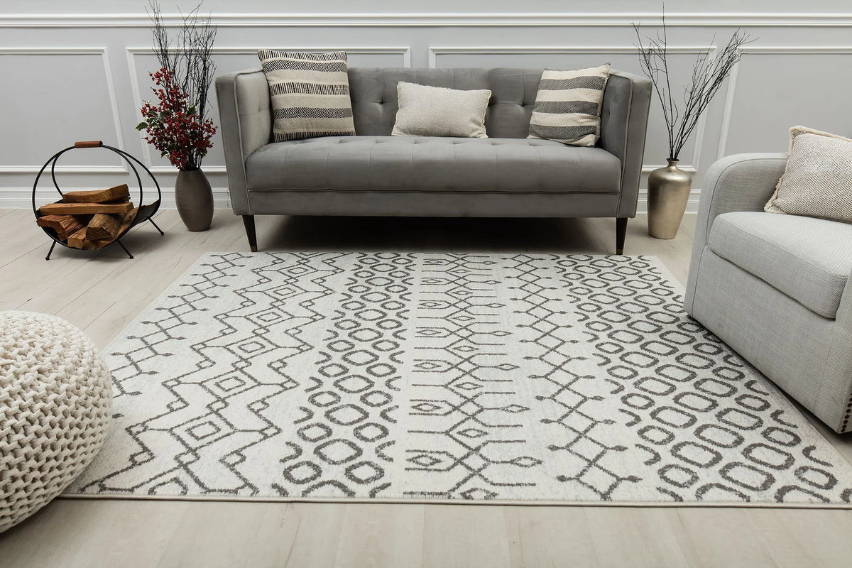 White Moroccan Tribal Area Rug, 2'6" x 4' C7749
