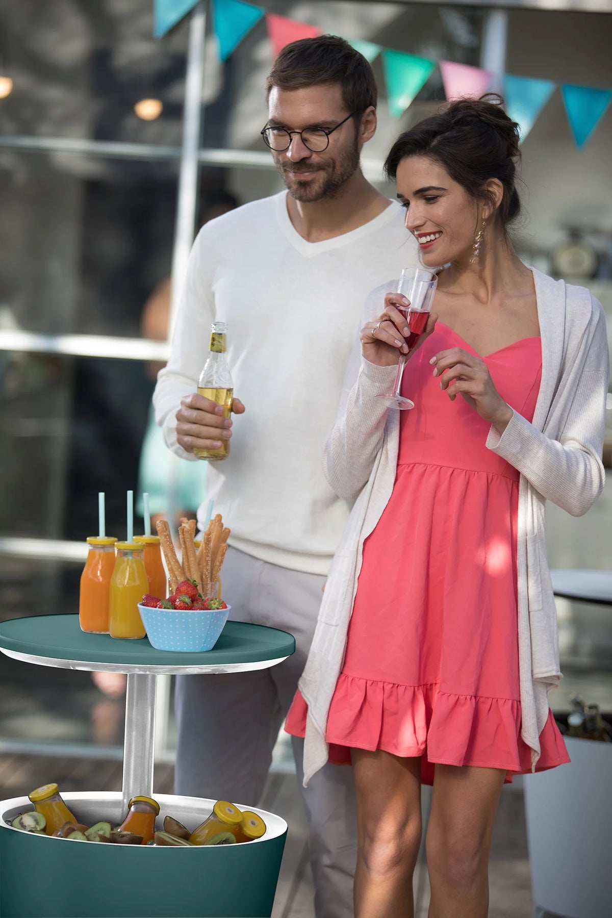 Cool Bar and Side Table with 7.5 Gallon Cooler E34812