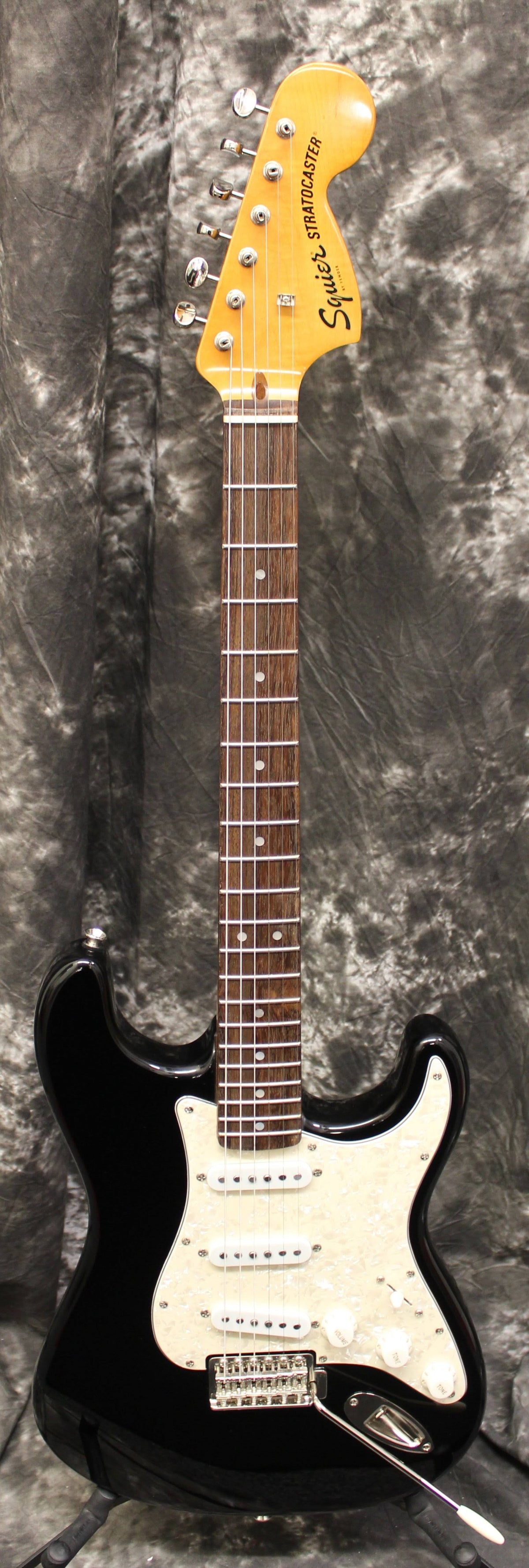 Black Electric Guitar J469548