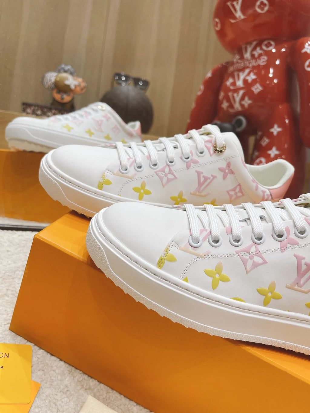 Pink Sneakers P885